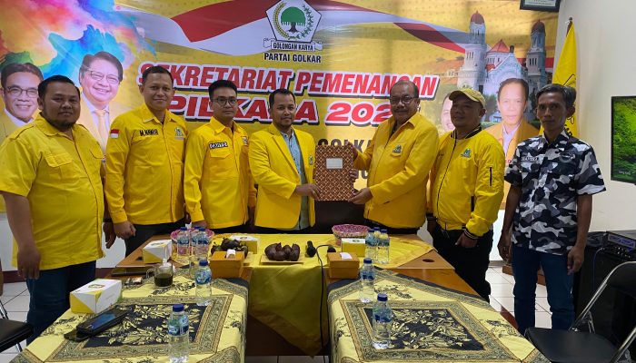 Ramaikan Pilwakot Semarang, Anang Budi Utomo Serahkan Surat Tugas ke DPD Golkar dan Daftar Cawawali di PDIP 