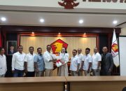 Masuk Radar Calon Potensial Gerindra, Dewi Susilo Budiharjo Datang Bawa Bucket Bunga Pikok Khas Tionghoa
