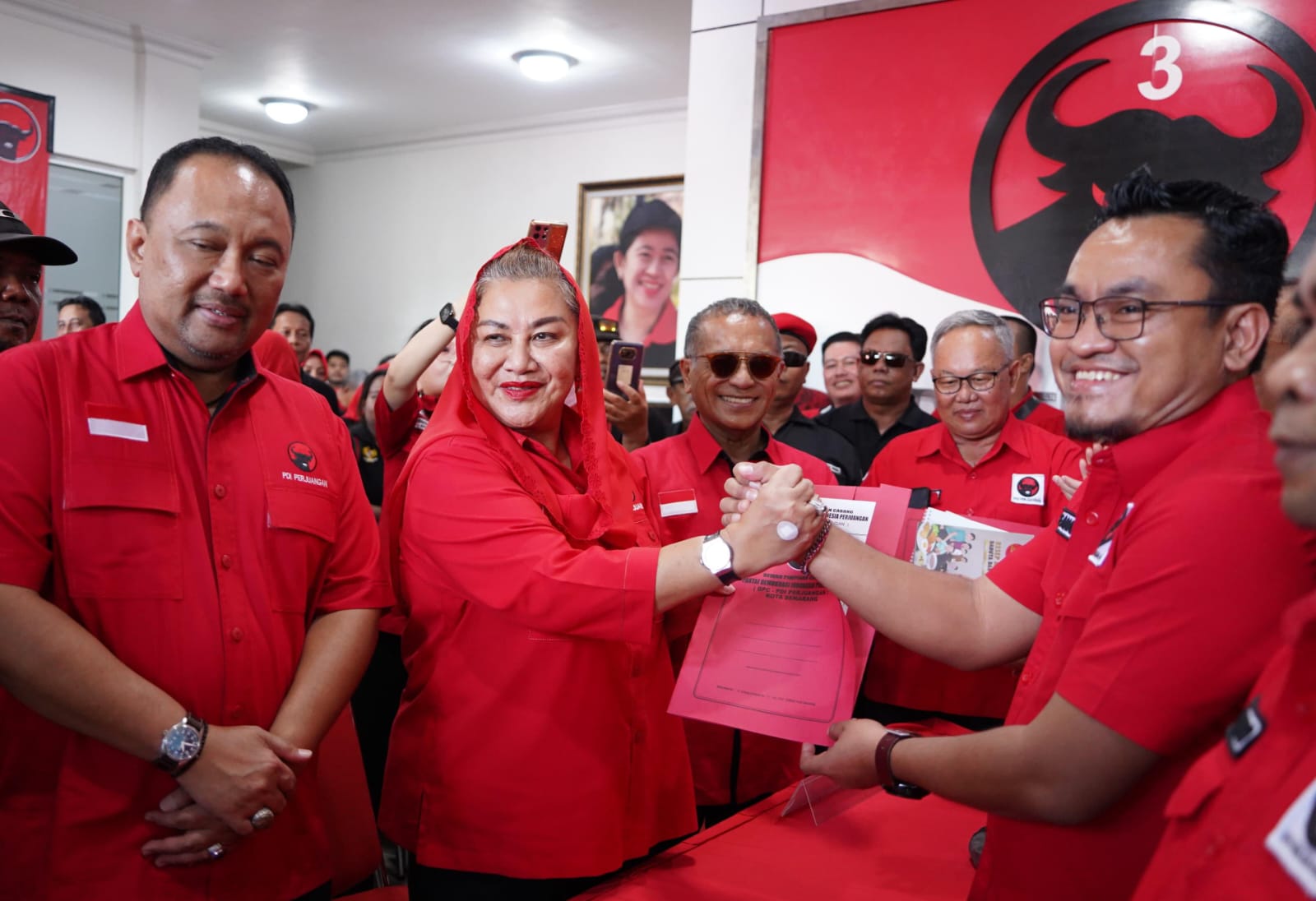 Serahkan Formulir Pendaftaran Cawali di DPC PDIP, Mbak Ita: Siap Majukan Kota Semarang