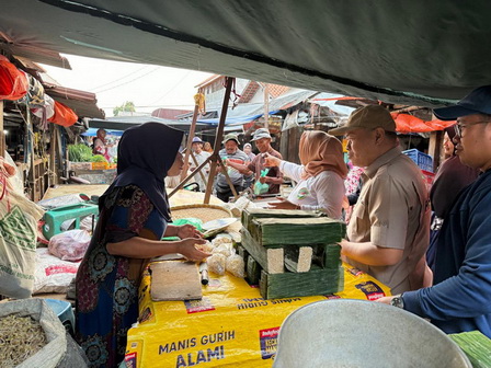 Pedagang dan Pengunjung Pasar di Tegal Doakan Sudaryono Jadi Gubernur Jawa Tengah