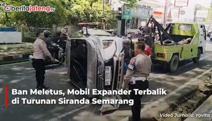 Video Ban Meletus, Mobil Xpander Terbalik di Turunan Siranda Semarang
