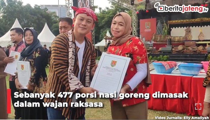 Video Mbak Ita Masak Nasi Goreng Porsi Raksasa Bareng Chef Bobon Santoso