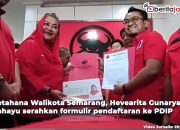 Video Diantar Ratusan Pendukung, Mbak Ita Kembalikan Formulir Pendaftaran PDIP