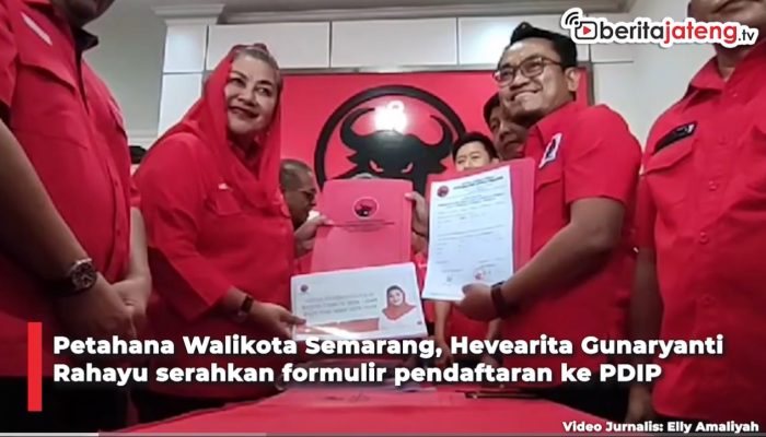 Video Diantar Ratusan Pendukung, Mbak Ita Kembalikan Formulir Pendaftaran PDIP