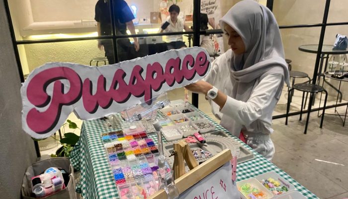 Serunya Meronce bareng Pusspace, Rangkai Sendiri Cincin dan Gelang Manik-manik Sesuka Hati