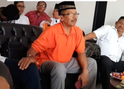 Video pria mengaku Soekarno saat mendaftar bakal calon Bupati Kudus. (Instagram/@wonogirikita)