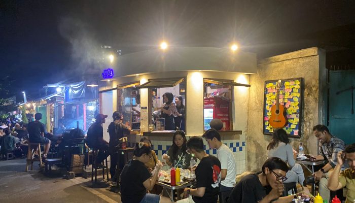 Uniknya Grile Bagel’s Club Semarang, Kuliner Western Sederhana di Pinggir Stadion Diponegoro