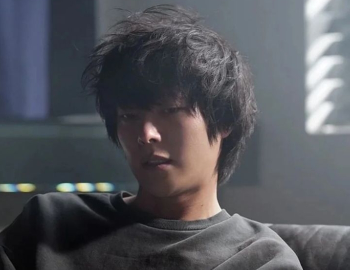 Jang Ki Yong dekil di The Atypical Family