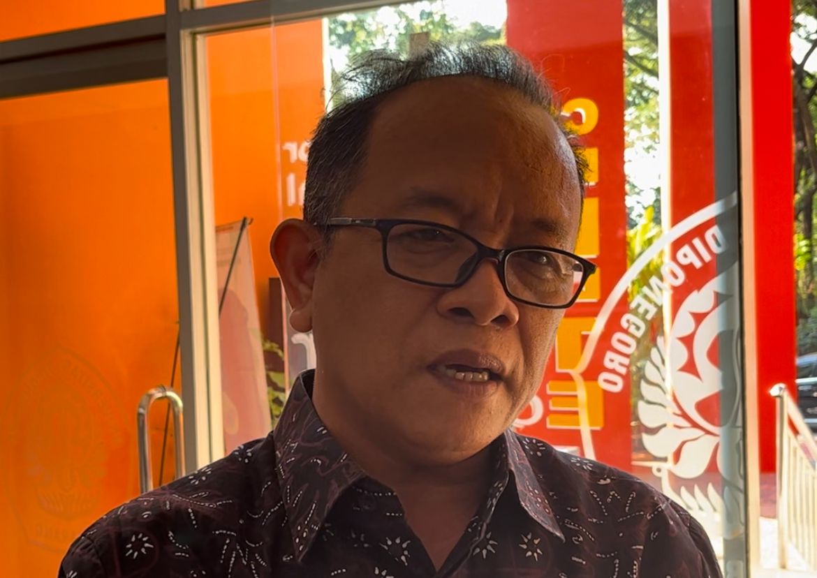Nur Hidayat Sardini