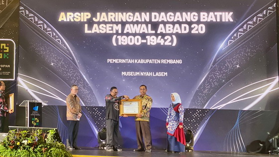 batik tulis Lasem