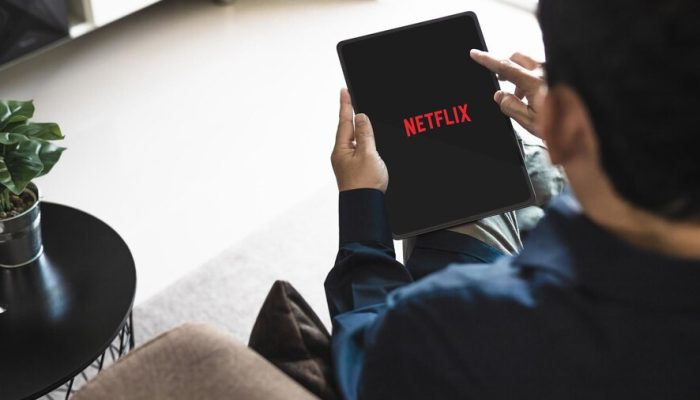 Bikin Baper Seharian! Berikut Daftar 4 Rekomendasi Film Romantis Tayang di Netflix