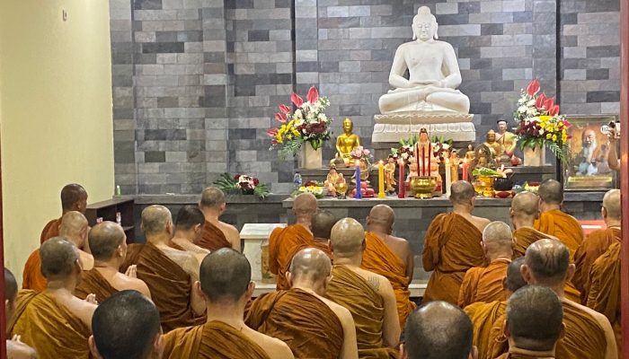 Jalan Kaki dari Semarang ke Candi Borobudur, Ini Pantangan Para Biksu Thudong