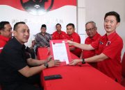 Pilwakot Semarang 2024: Arnaz Serahkan Berkas Pendaftaran ke PDIP, Harpkan Pasangan Sevisi