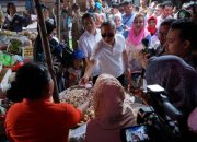 Menteri Perdagangan Pantau Stok dan Harga Bahan Pokok di Pasar Karangayu