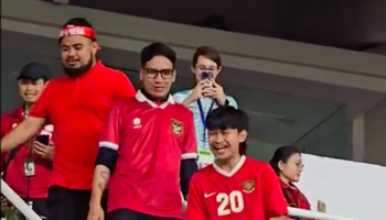 Turun Kursi VVIP GBK, Desta Panen Hujatan Netizen: Christian Gonzales Lebih Berjasa!