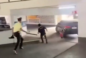 pasangan mesum di mobil viral