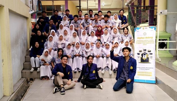 Mahasiswa Sistem Informasi USM Melaksanakan Sosialisasi Keamanan Digital di SMK N 4 Semarang