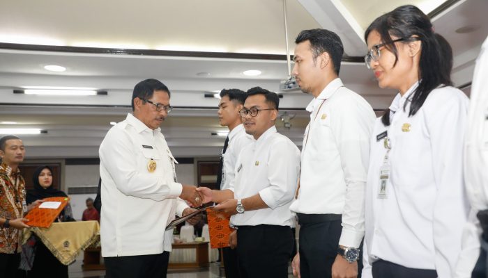 Tingkatkan Layanan Masyarakat, Pj Gubernur Jateng Lantik 2.293 ASN di Lingkungan Pemprov Jateng