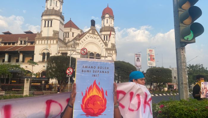Semarang Sumuk! Mapala dari 7 Kampus Gelar Aksi Peringati Hari Lingkungan Hidup
