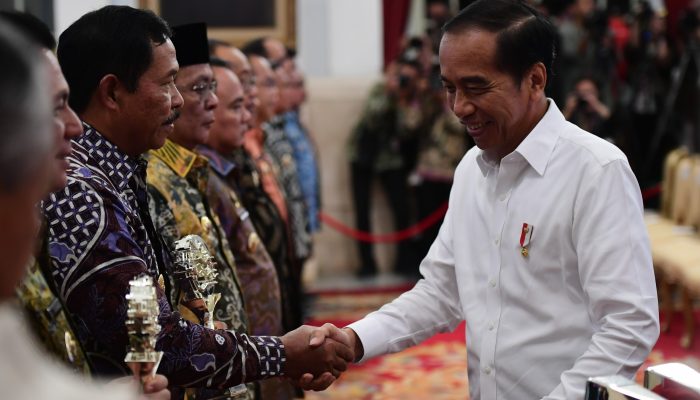 Raih Penghargaan dari Jokowi, Pemprov Jateng Solid dalam Pembentukan Tim Pengendalian Inflasi Daerah Berkinerja Terbaik Tahun 2024