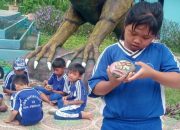 Melukis di Atas Batu, Intip Serunya Siswa SD Belajar Konservasi Sungai di Kedung Gondang Magelang