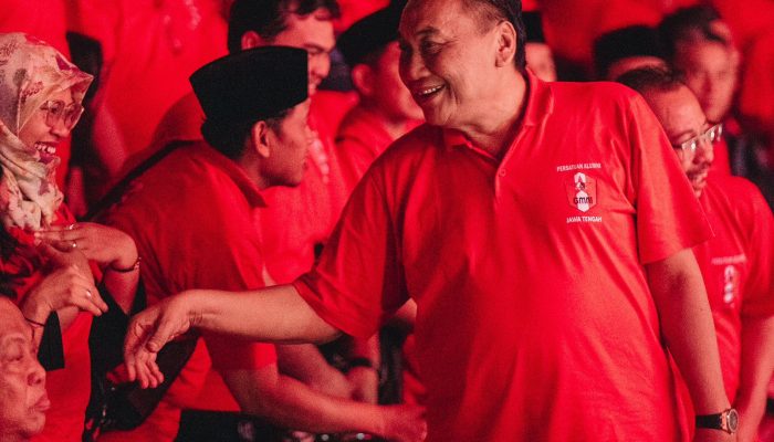 Ribuan Kader Alumni GMNI Ziarah ke Makam Bung Karno, Ini Pesan Bambang Pacul