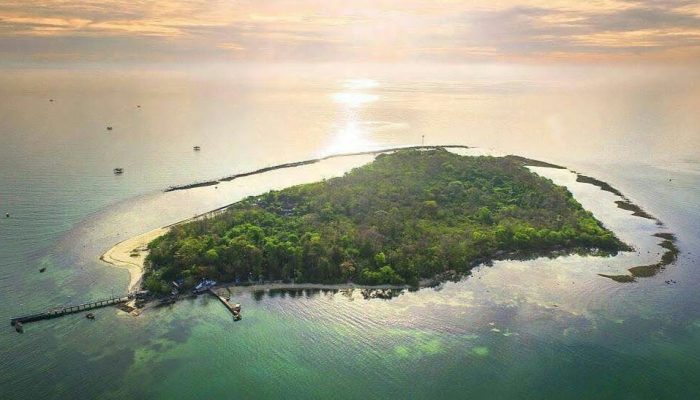 Wisata Pulau Panjang Jepara: Harga Tiket, Daya Tarik hingga Rute Menuju Lokasi