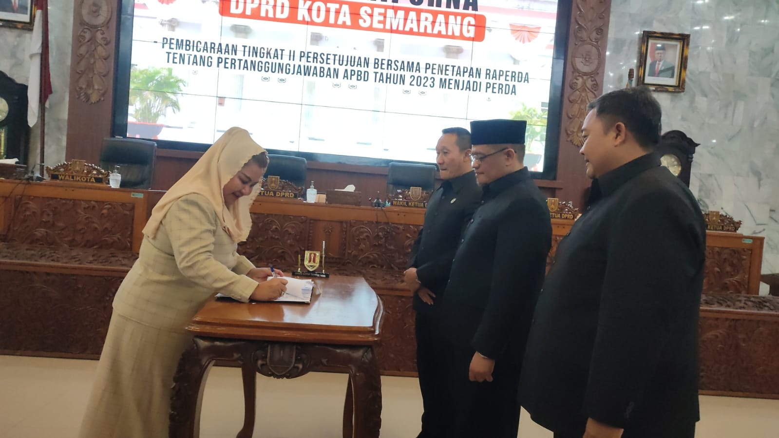 Dewan Tetapkan Perda Pertanggungjawaban APBD Tahun 2023, Mbak Ita Paparkan Sejumlah Capaian