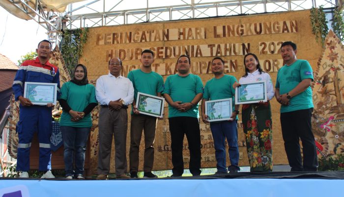 Bank Jateng-DLH Blora Tanam 1.500 Pohon di Sepanjang Jalan Sumber-Temulus, Blora