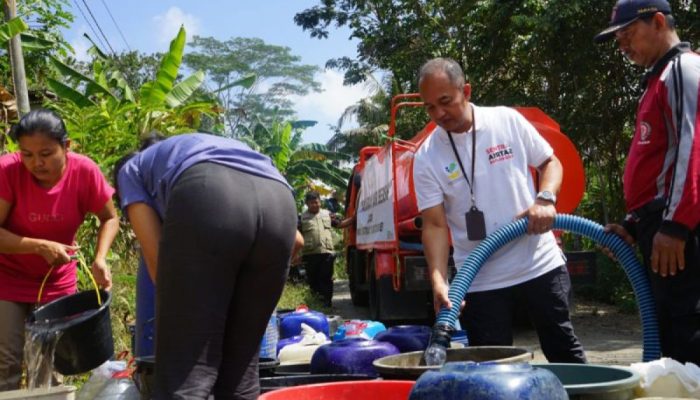 Imbas Kemarau, Kemensos Salurkan Bantuan Air Bersih untuk Ribuan Warga di Cilacap Jawa Tengah