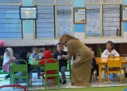 Lho kok Mewek? Begini Keseruan Siswa TK di Hari Pertama Masuk Sekolah, Ada Rewel hingga Nangis