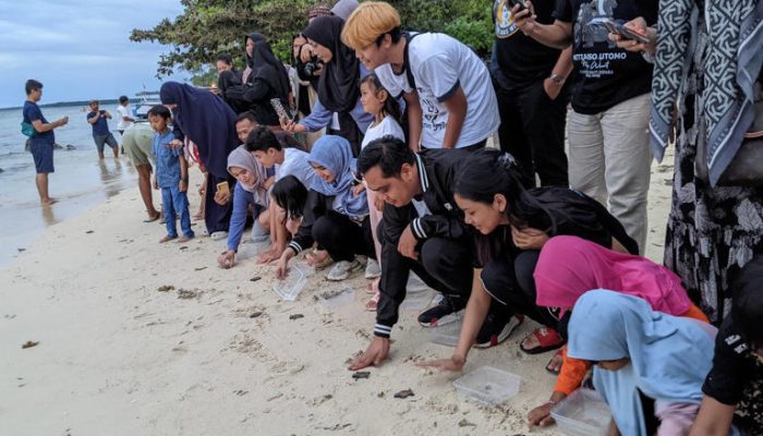 Ikut Lestarikan Alam Karimunjawa, Bacabup Jepara Witiarso Utomo: Teruslah Berkontribusi untuk Alam