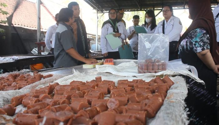 Temuan Gula Jawa Palsu Berpengawet di Blora, Rumah Produksi Digerebek: Pakai Cairan Arum Manis