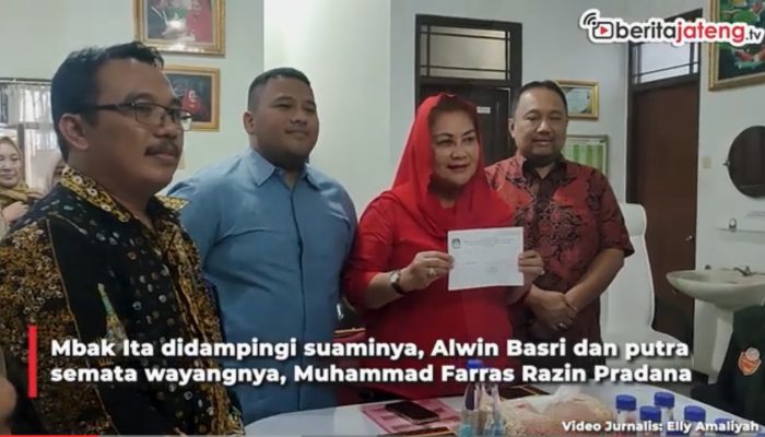 Video KPU Kota Semarang Lakukan Coklit ke Mbak Ita dan Keluarga