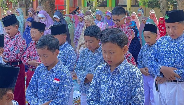 Peringati Hari Anak Nasional, Siswa SDN Polaman Semarang Gelar Sholat Gaib untuk Palestina