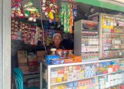 Jokowi Larang Rokok Dijual Eceran, Pedagang Kelontong di Semarang Khawatir Makin Sepi Pelanggan
