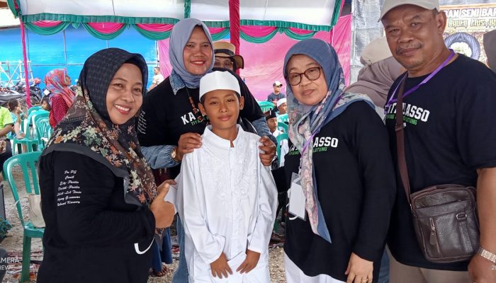 Bantu Masyarakat, Komunitas Katallasso Gelar Khitanan Massal untuk 33 Anak di Randublatung
