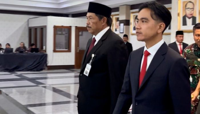 Puji Kinerja Gibran di Solo saat Sertijab, Pj Nana: Begitu Banyak Prestasi yang Ditorehkan