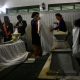 Keluarga dan keturunan saat melaksanakan tradisi ganti luwur di kompleks makam Ki Ageng Pandanaran, Sabtu, 27 Juli 2024.