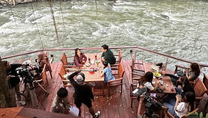 Puunee Riverside Borobudur Magelang, Kafe Tepi Sungai yang Super Instagramable