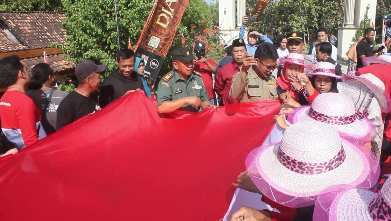 bendera merah putih raksasa Blora