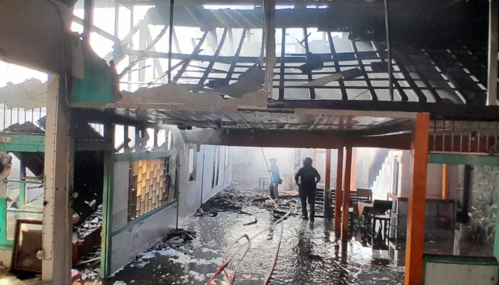 Kebakaran Besar Hanguskan Hotel Sidomukti Cepu, Tepat di Hari Kemerdekaan