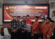 Arak-arakan Naik Dokar, Abu Nafi-Andika Daftar Pilbup ke KPU Blora, Hanya Diusung PDIP dan PPP