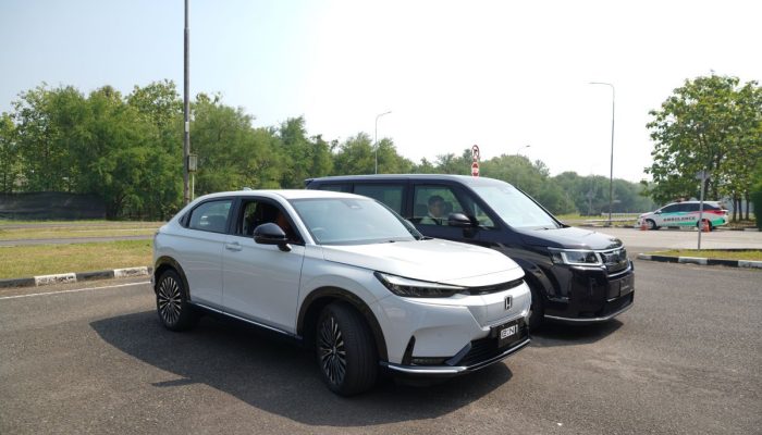 Adu Spesifikasi Mobil Listrik Honda e:N1 dan STEP WGN e:HEV, Mana yang Lebih Oke?