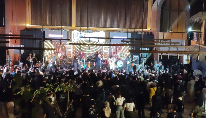 Hibur Pecinta Musik Semarang, Kolaborasi Lintas Resonan Sore x Barasuara Pecah Abis!