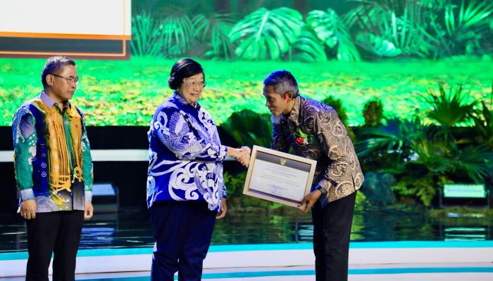 Dukung Gerakan Peduli Lingkungan Hidup, Pemprov Jawa Tengah Terima Penghargaan dari Menteri LHK