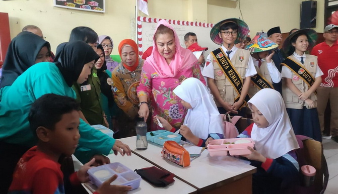 Pemkot Semarang Launching Program STROBERI dan Uji Coba Implementasi Makan Siang Bergizi