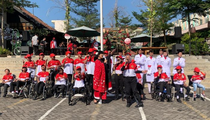 Semangat Siswa Disabilitas Jadi Petugas Upacara Hari Kemerdekaan RI ke-79 di Kota Semarang