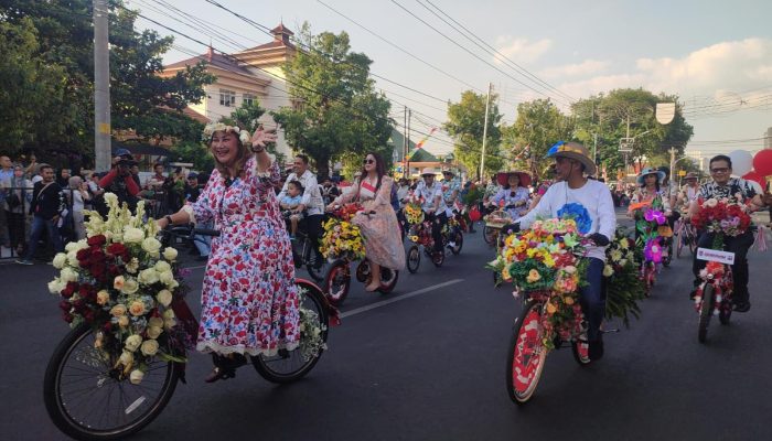 Semarang Merdeka Flower Festival 2024 Lebih Meriah, Ada Pawai Sepeda Hingga Mobil Berhiaskan Bunga