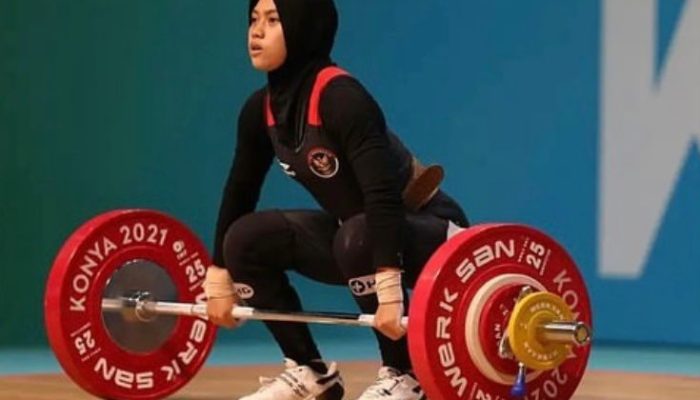 Jelang PON 2024, Emas Olimpiade Rizki Juniansyah Pecut Semangat Atlet Angkat Besi Jawa Tengah